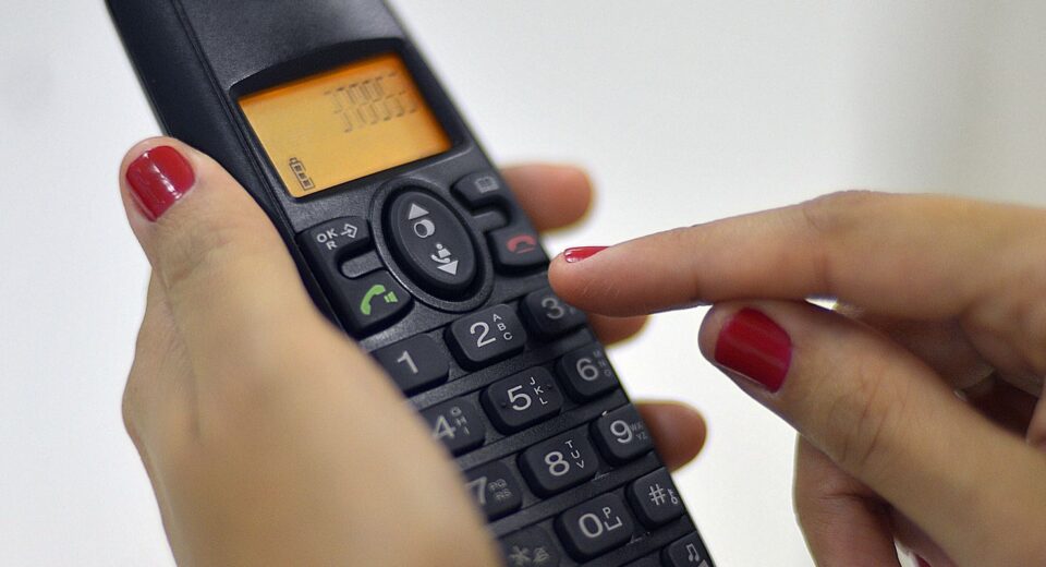 Serviço de telefonia fixa da operadora Oi é vendido por R$ 60 milhões