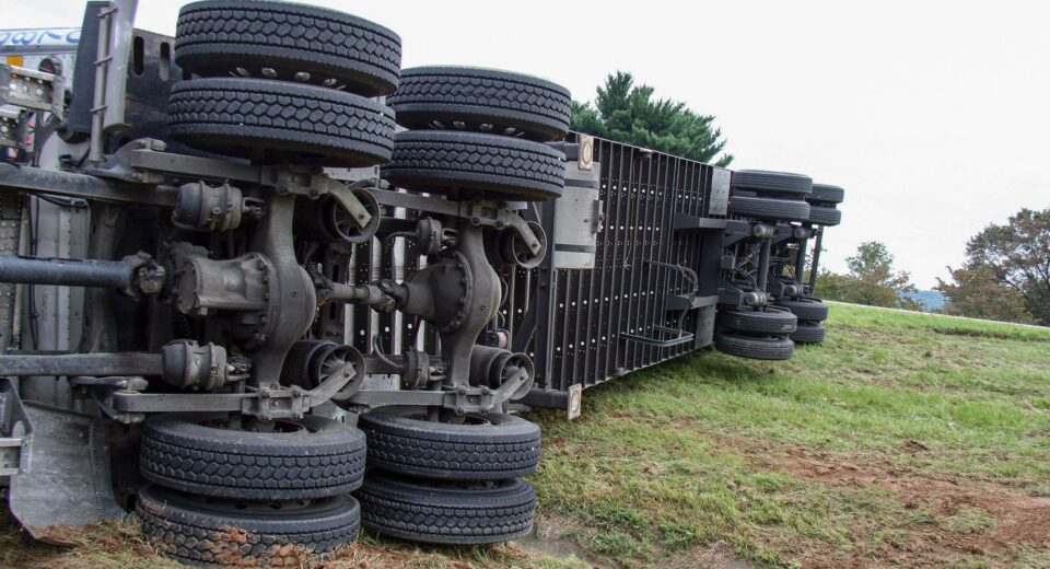 PRF registra 84 mortes e 1.167 feridos nas estradas durante feriado