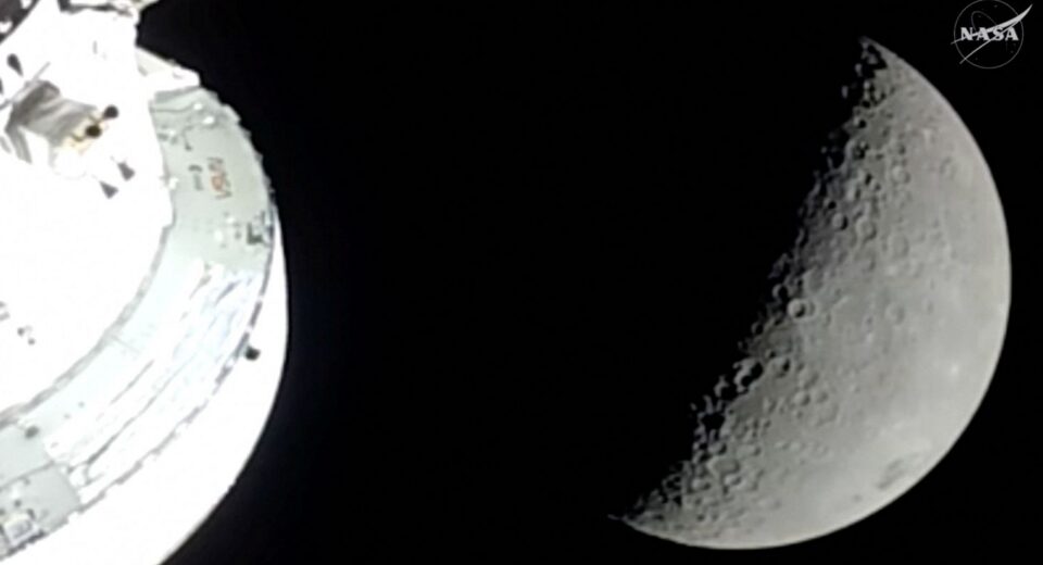 Missão lunar Artemis 2 bate recorde de distância da Terra