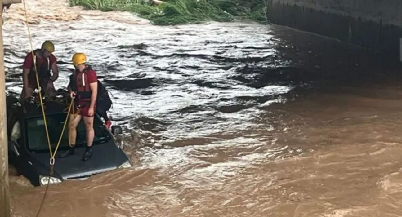 Bombeiros buscam por mulher desaparecida após chuva em Piracicaba