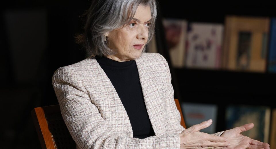 Cármen Lúcia diz que é aconselhada a deixar STF por ataques machistas