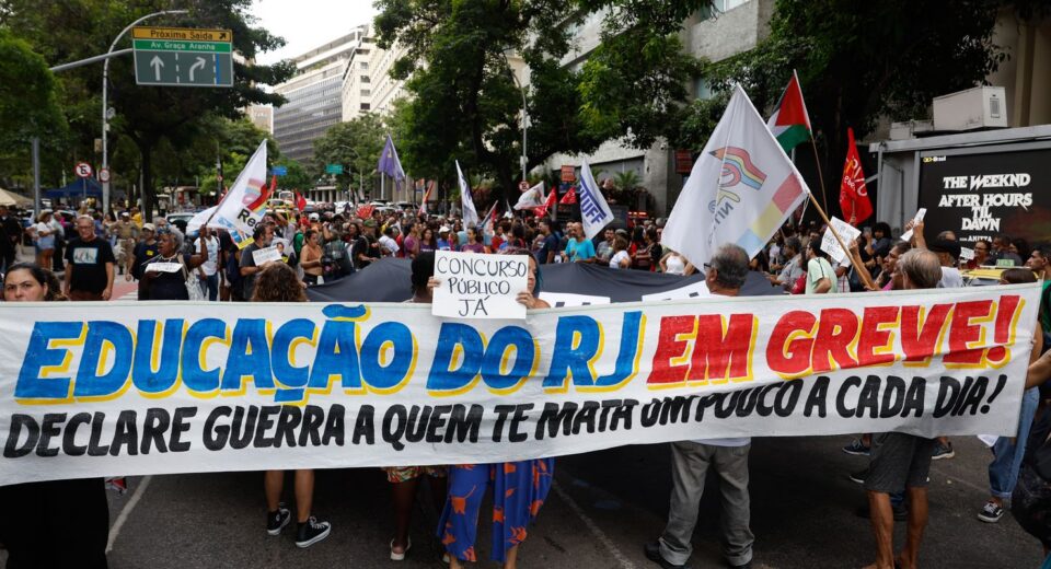 Professores estaduais e municipais do Rio fazem paralisação de 24h