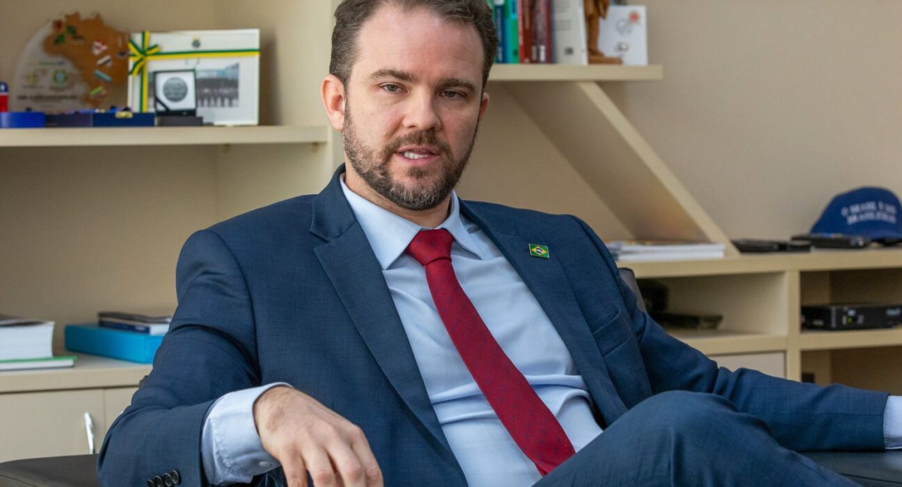 Governo avalia uso do FGTS para quitar dívidas, diz Durigan