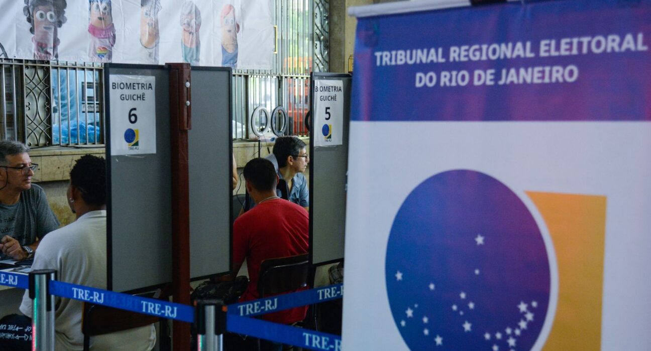 TRE-RJ faz plantão para regularizar situação de eleitores