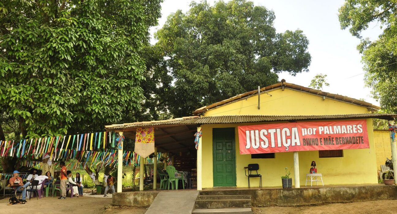 Julgamento de réus pela morte de mãe Bernadete será retomado amanhã