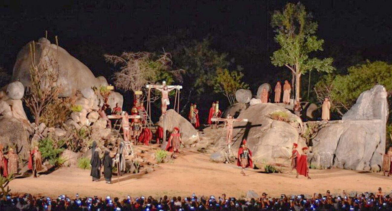 Paixão de Cristo de Nova Jerusalém tem encenações até domingo