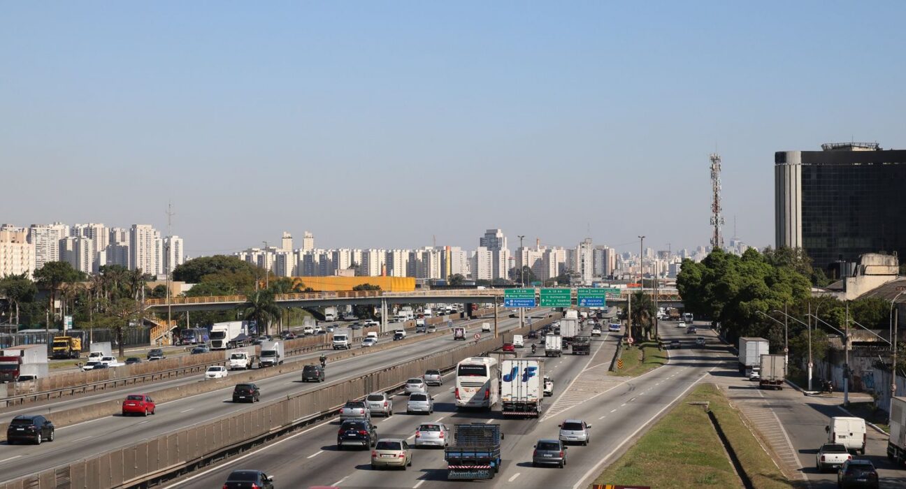 MPRJ pede suspensão das obras na Via Dutra, após risco de alagamento