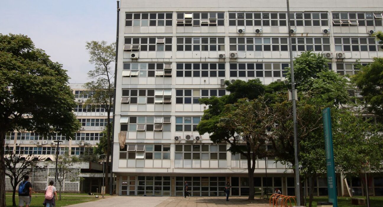 Após acordo com reitoria, funcionários da USP encerram greve