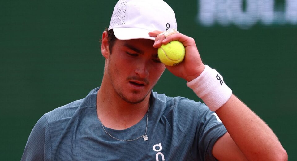 João Fonseca cai nas quartas de Munique após revés para 6º do mundo