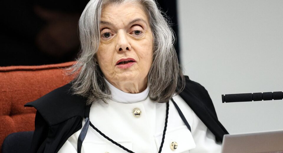Cármen Lúcia vota para condenar Eduardo Bolsonaro por difamação