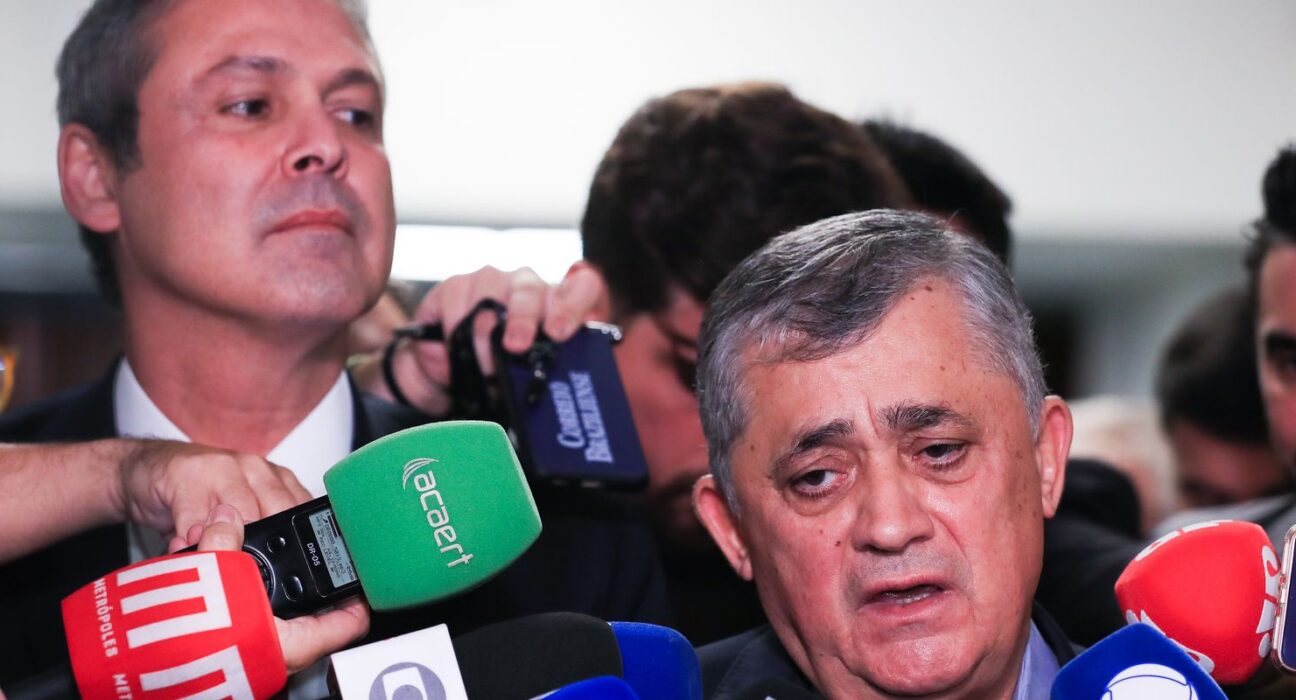 José Guimarães diz ser contra socorro do governo federal ao BRB