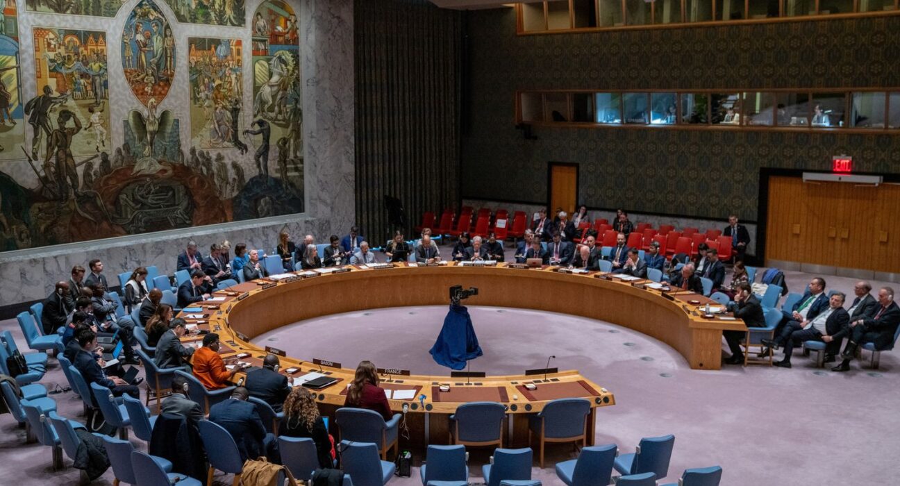 Rússia e China vetam resolução sobre Ormuz em Conselho de Segurança