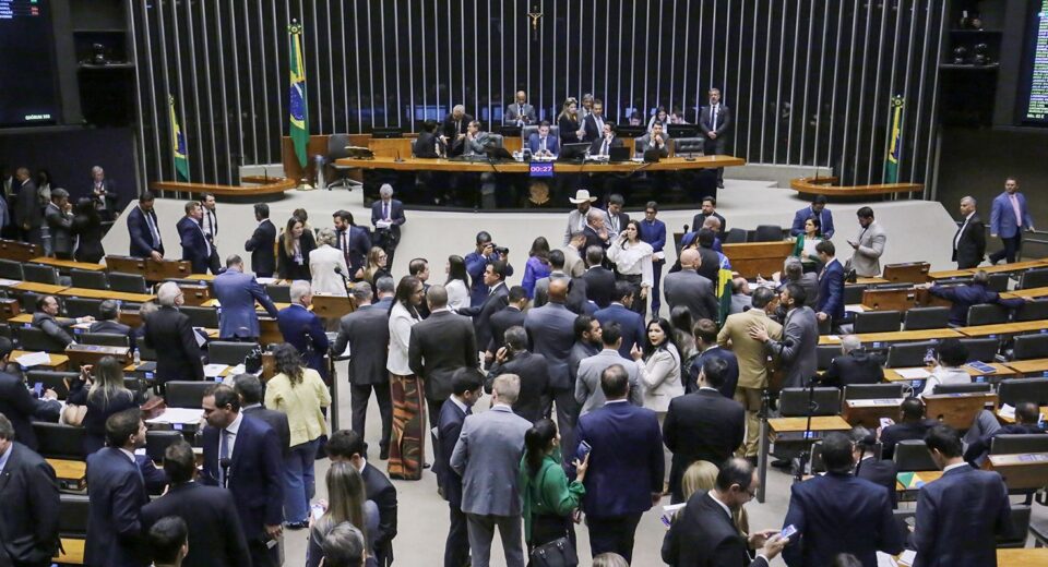 Câmara aprova Medida Provisória com novas regras para seguro-defeso
