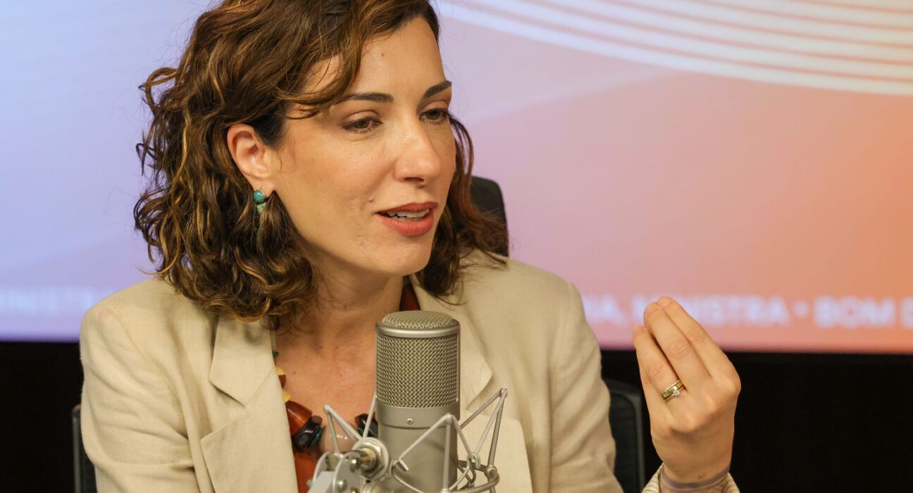 Mulheres agregam diversidade na mesa do trabalhador, diz ministra