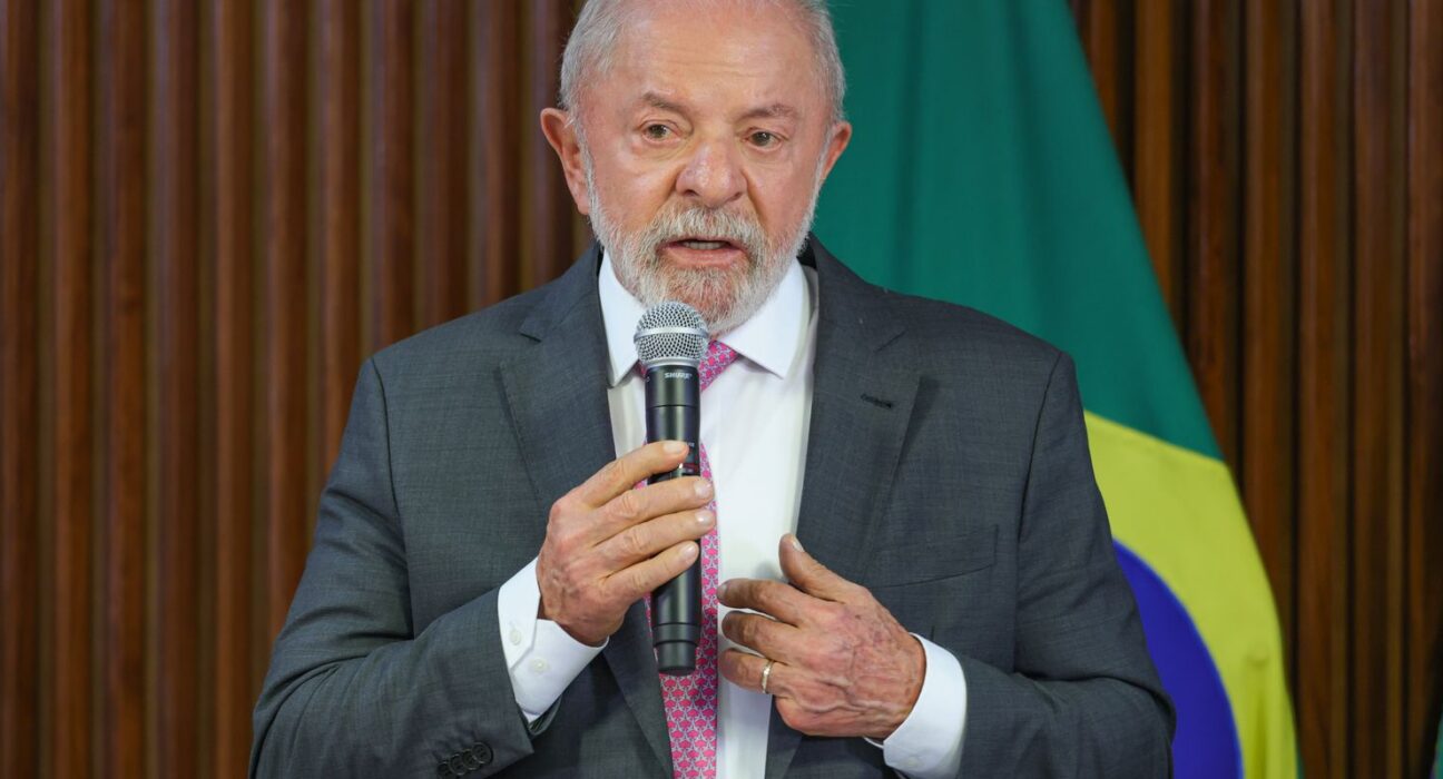 Lula diz que país não precisa de escola cívico-militar na educação
