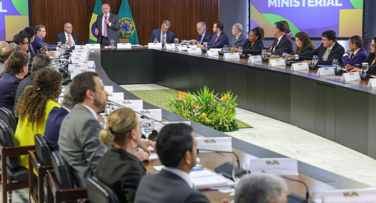 Saiba quais ministros deixam os cargos para disputar as eleições