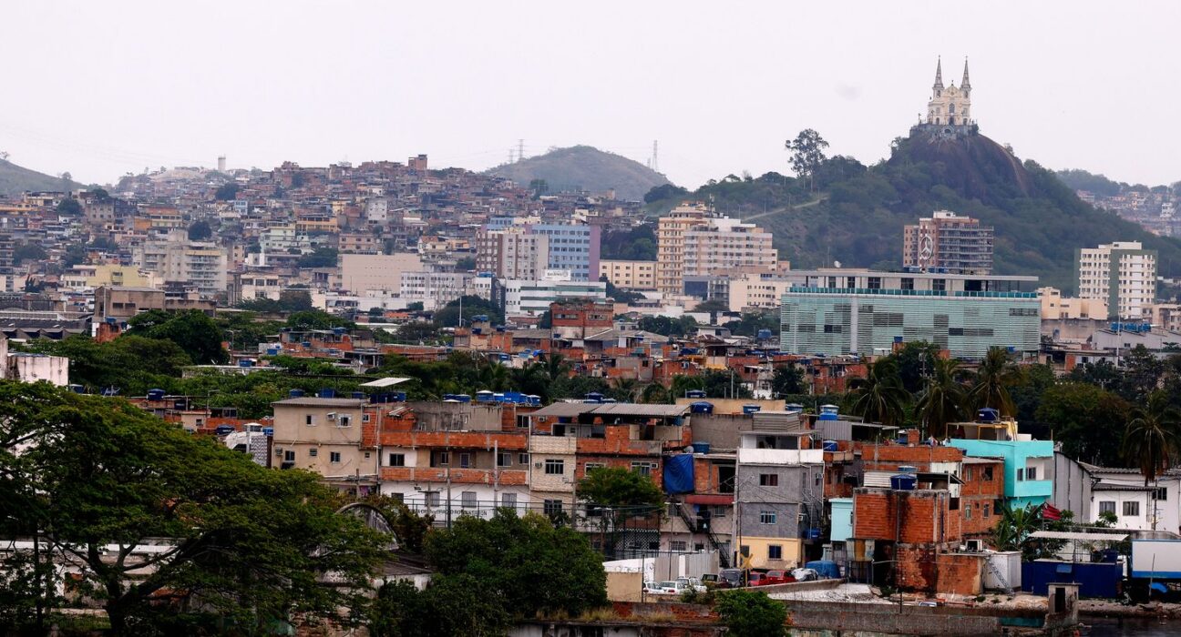 Justiça decreta prisão preventiva de casal que levava armas para o CV