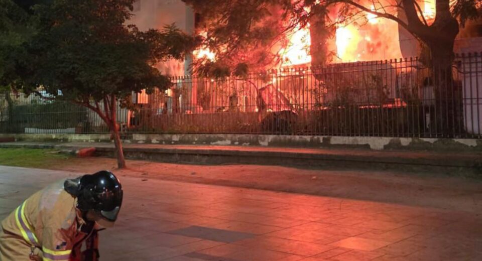 Princípio de incêndio atinge restaurante em edifício histórico do Rio