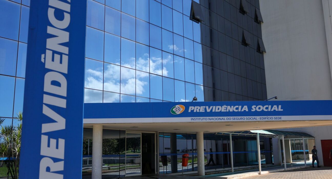 INSS paga segunda parcela do 13º a aposentados e pensionistas