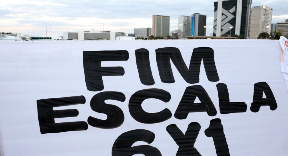 Vereadores fazem “protocolaço” de projetos pelo fim da escala 6x1