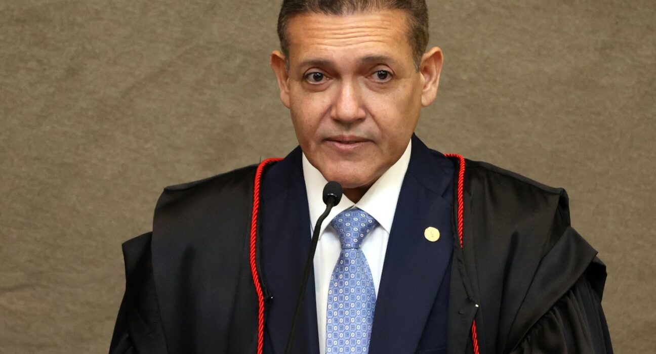 Nunes pede parecer da PGR sobre revisão da condenação de Bolsonaro