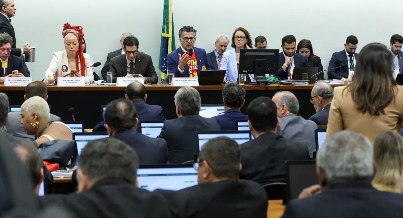 Centrão tenta derrubar transição de 60 dias para fim da escala 6x1