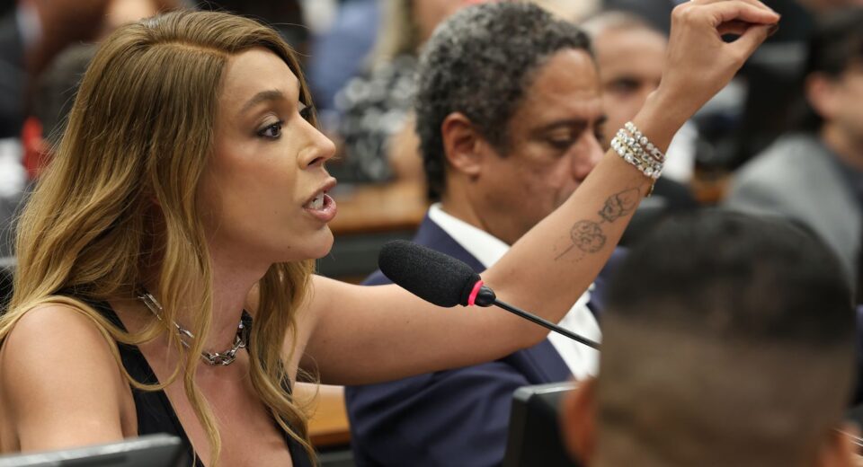 Erika Hilton rejeita negociação sobre compensações na PEC da 6x1 