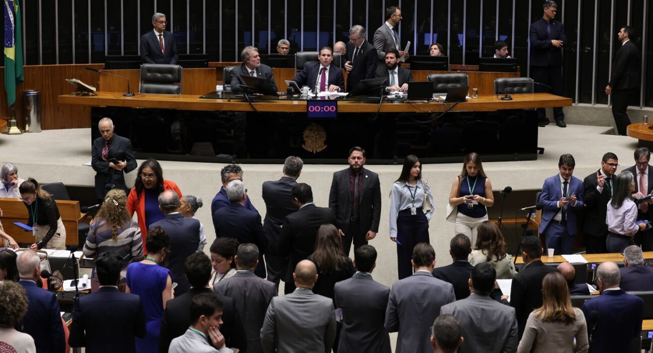 Câmara inicia análise de projeto sobre exploração de minerais críticos