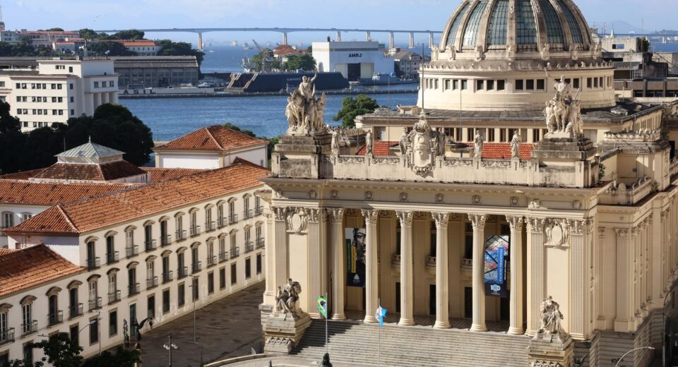 Sede do Legislativo fluminense, Palácio Tiradentes celebra centenário