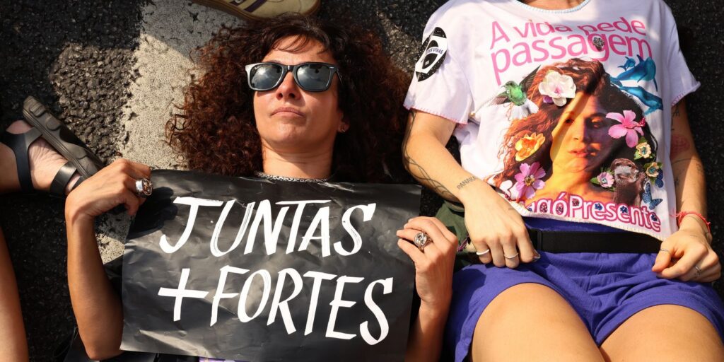 Homicídios de mulheres diminuem no Brasil; feminicídios ficam estáveis