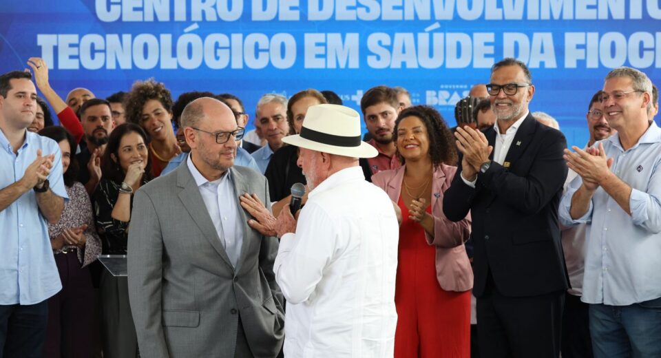 Lula pede que governador do RJ trabalhe para prender milicianos