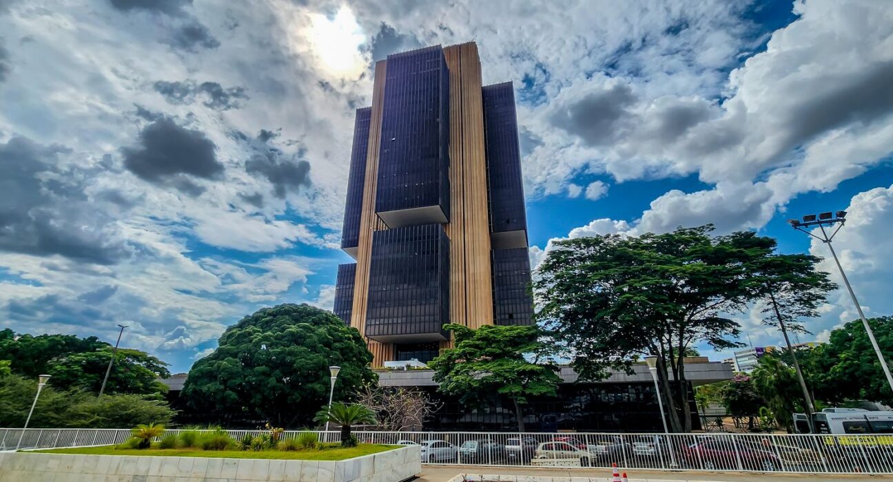 Bancos transferem R$ 5,7 bi de valores esquecidos para o Desenrola