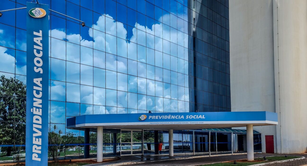 Vazamento de dados no INSS expõe 2,8 milhões de CPFs; 98% de falecidos