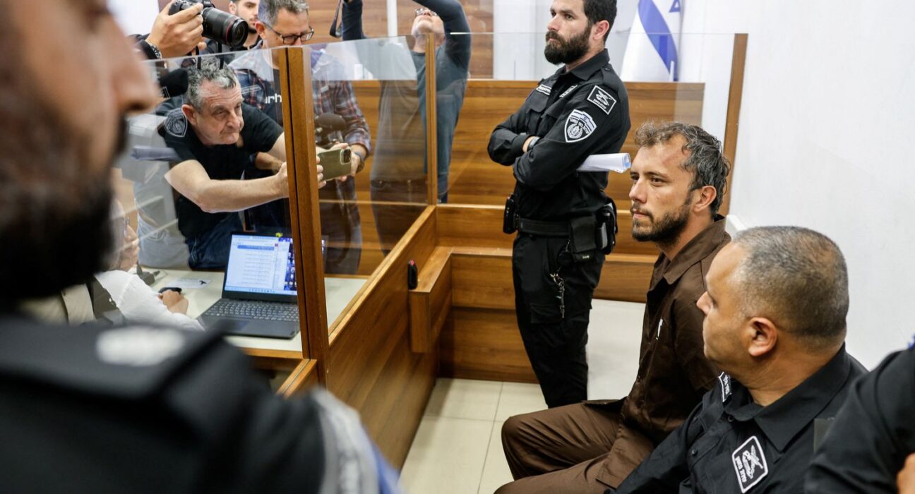 Justiça de Israel prorroga prisão do ativista brasileiro Thiago Ávila
