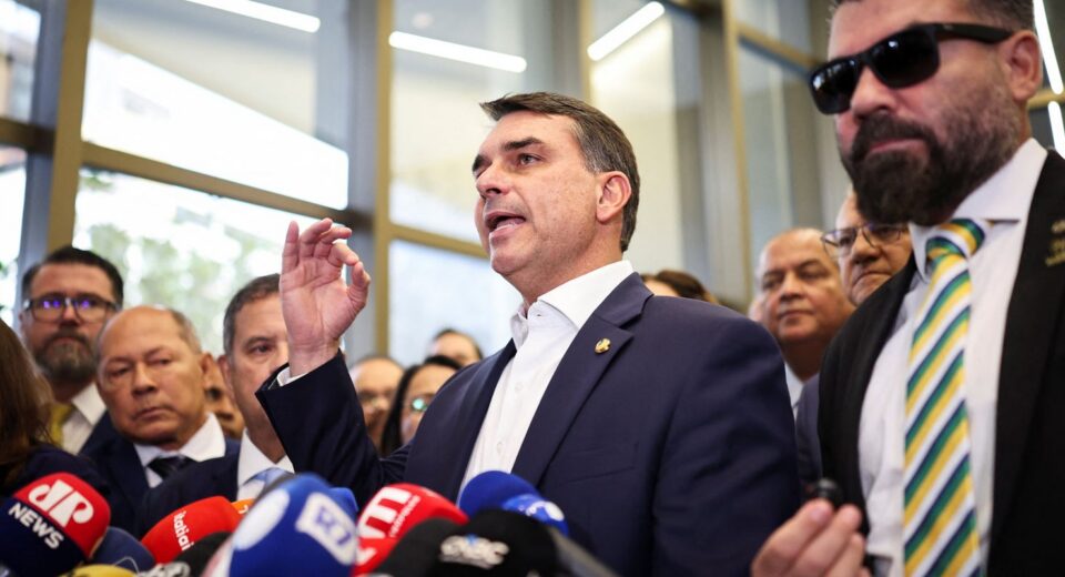 Flávio confirma encontro com Vorcaro após banqueiro ter sido preso