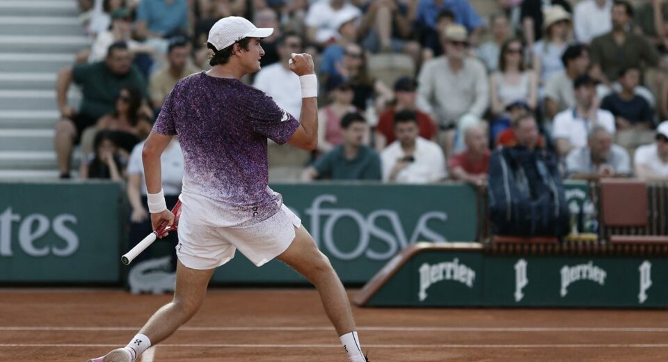 João Fonseca estreia com vitória no torneio de Roland Garros