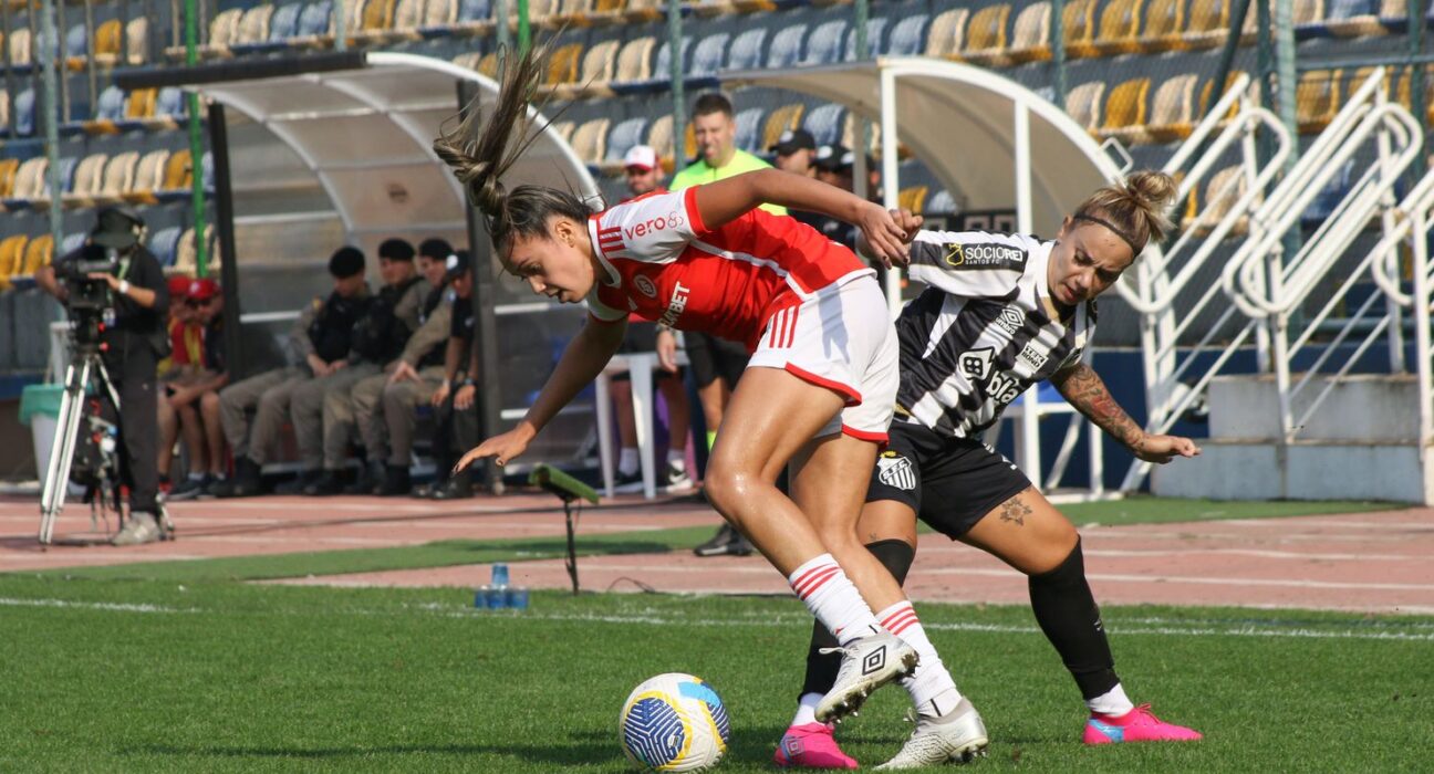 Melhor visitante, Inter enfrenta Santos pelo Brasileirão Feminino