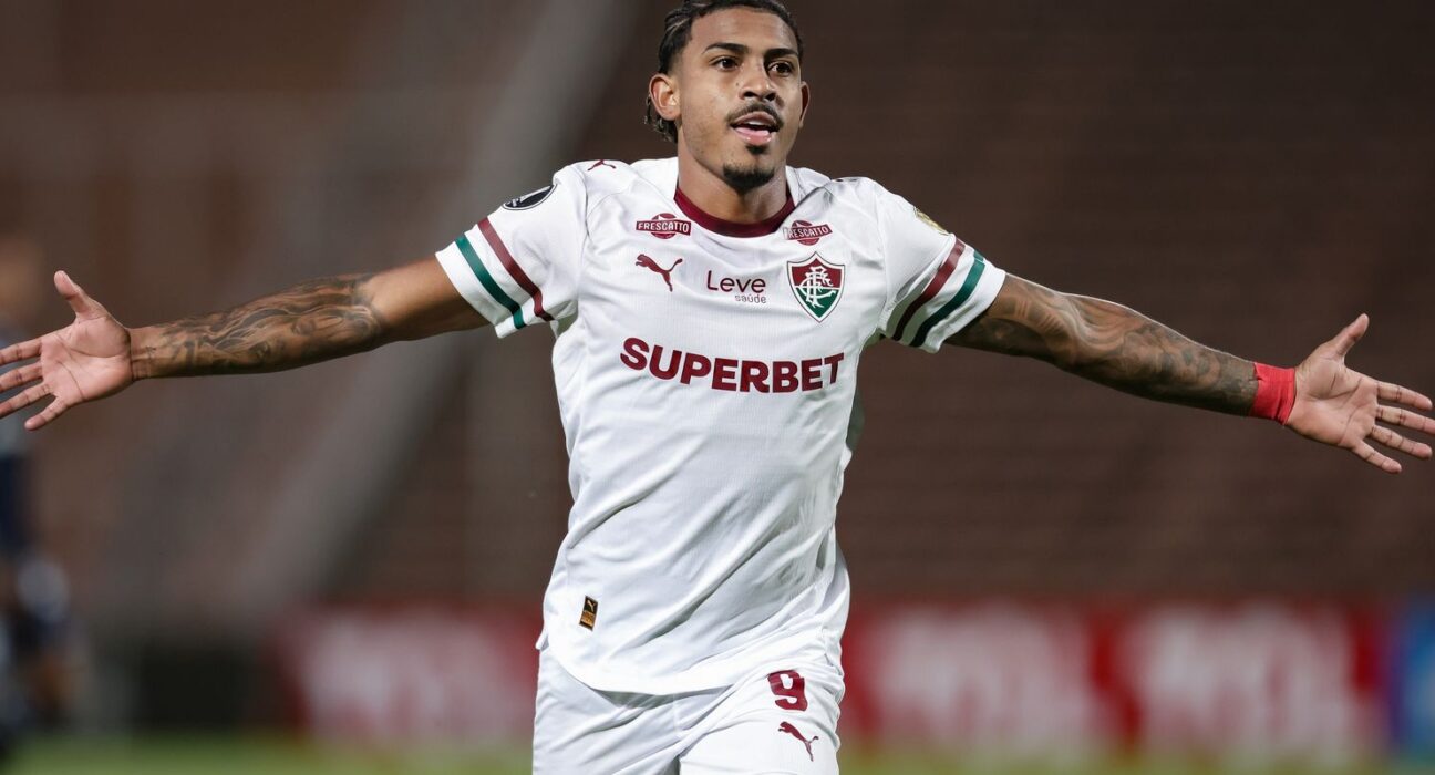 Fluminense arranca empate na Argentina e continua vivo na Libertadores