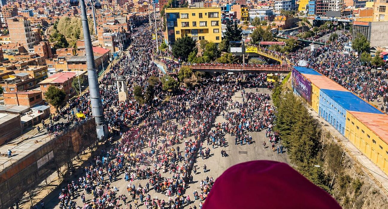 Bolívia registra 23 bloqueios e marchas antigoverno chegam a La Paz