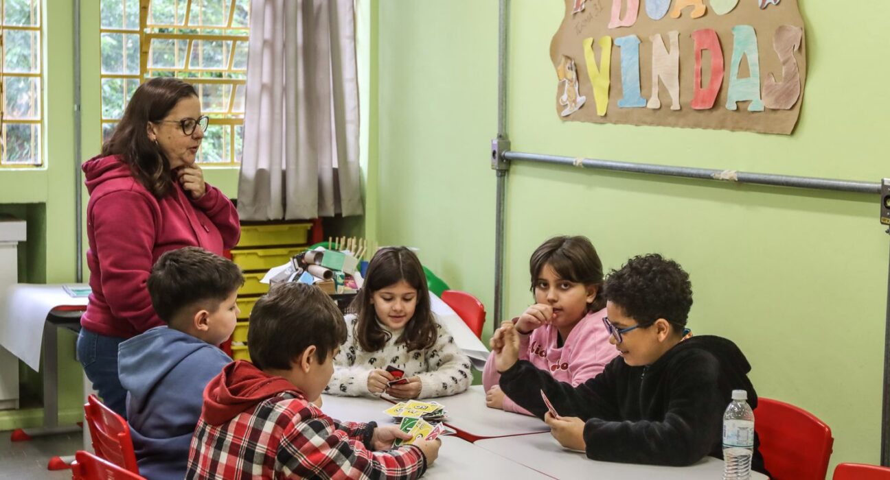 Senado aprova projeto que cria política para estudantes superdotados