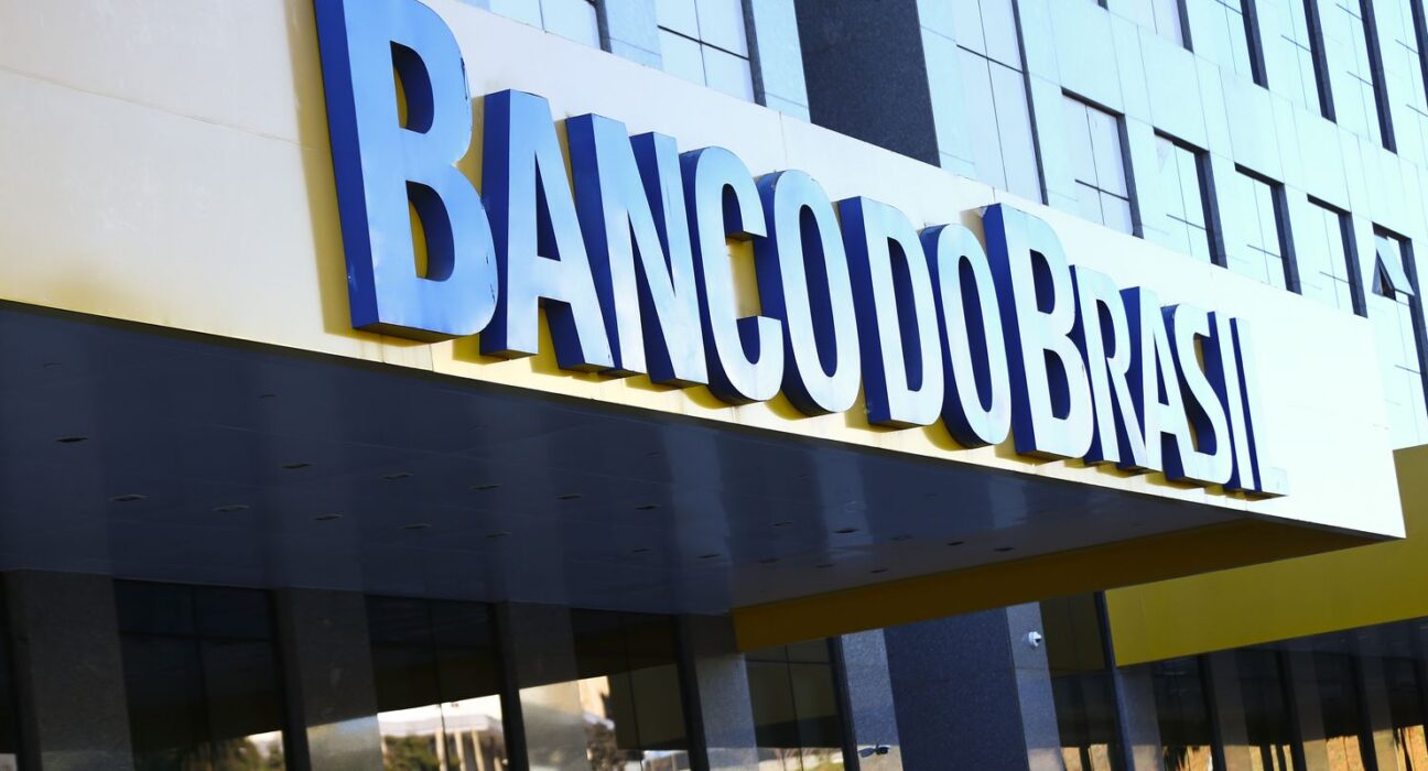 Lucro do Banco do Brasil cai 54% com avanço da crise no agro