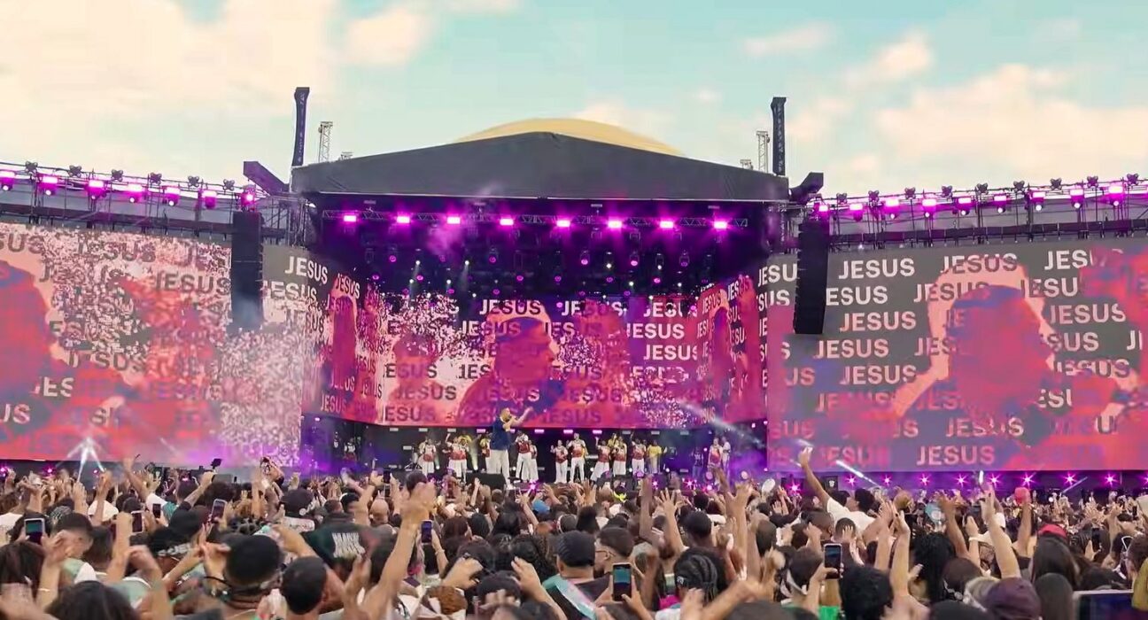 Marcha para Jesus reúne milhares de fiéis no centro do Rio