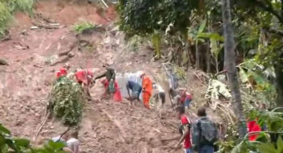 Lula determina apoio federal para cidades atingidas por chuvas em PE