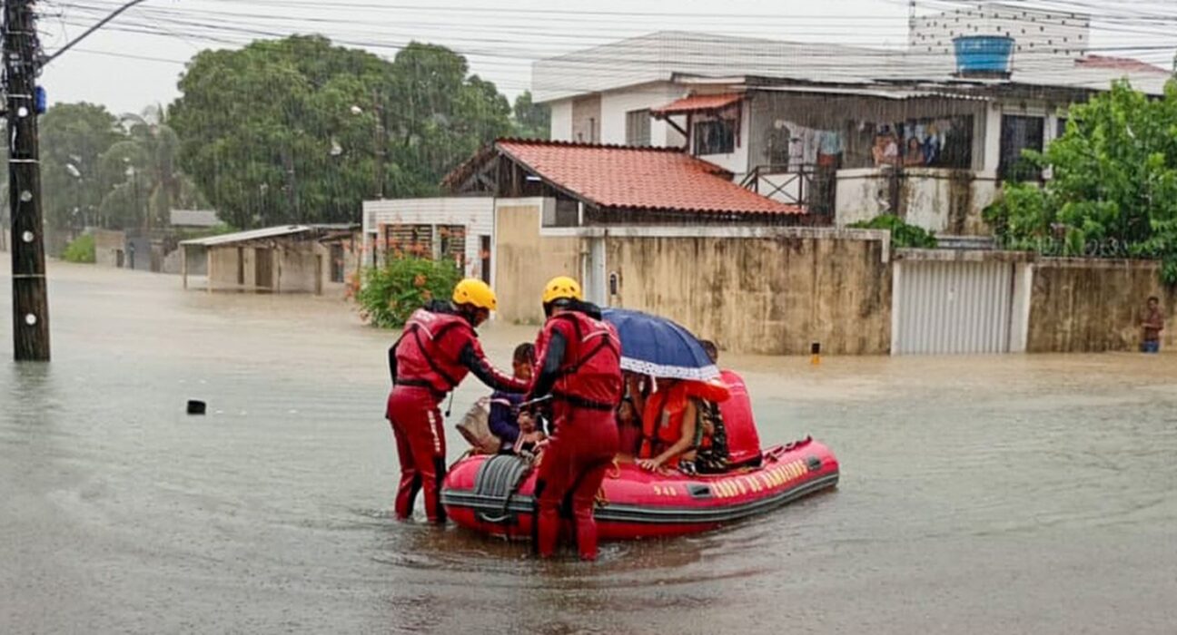 Tempestades em PE deixam quatro mortos e mais de mil desalojados