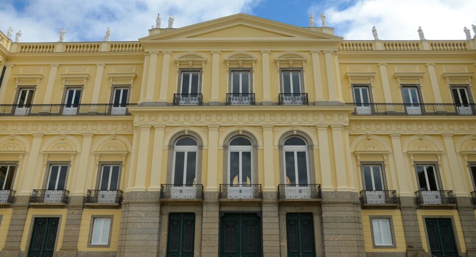 Museu recupera negativos fotográficos de vidro perdidos em incêndio