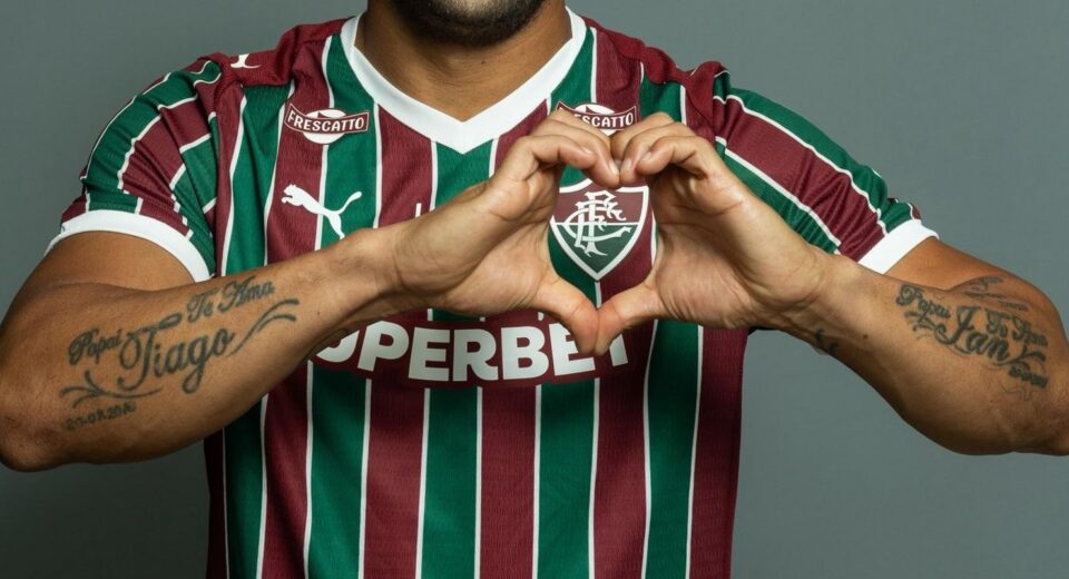 Fluminense anuncia a contratação do atacante Hulk