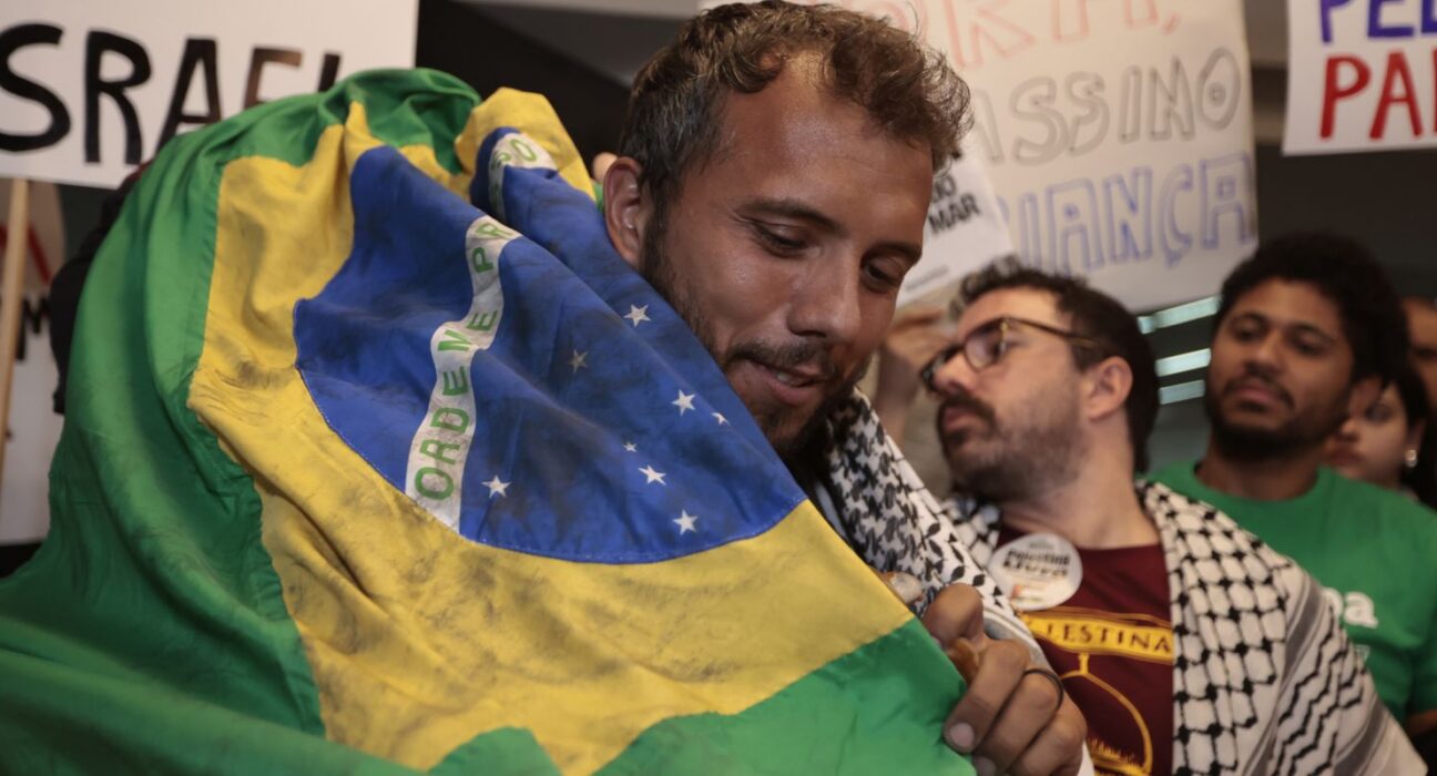 Morre mãe do ativista brasileiro Thiago Ávila, preso em Israel