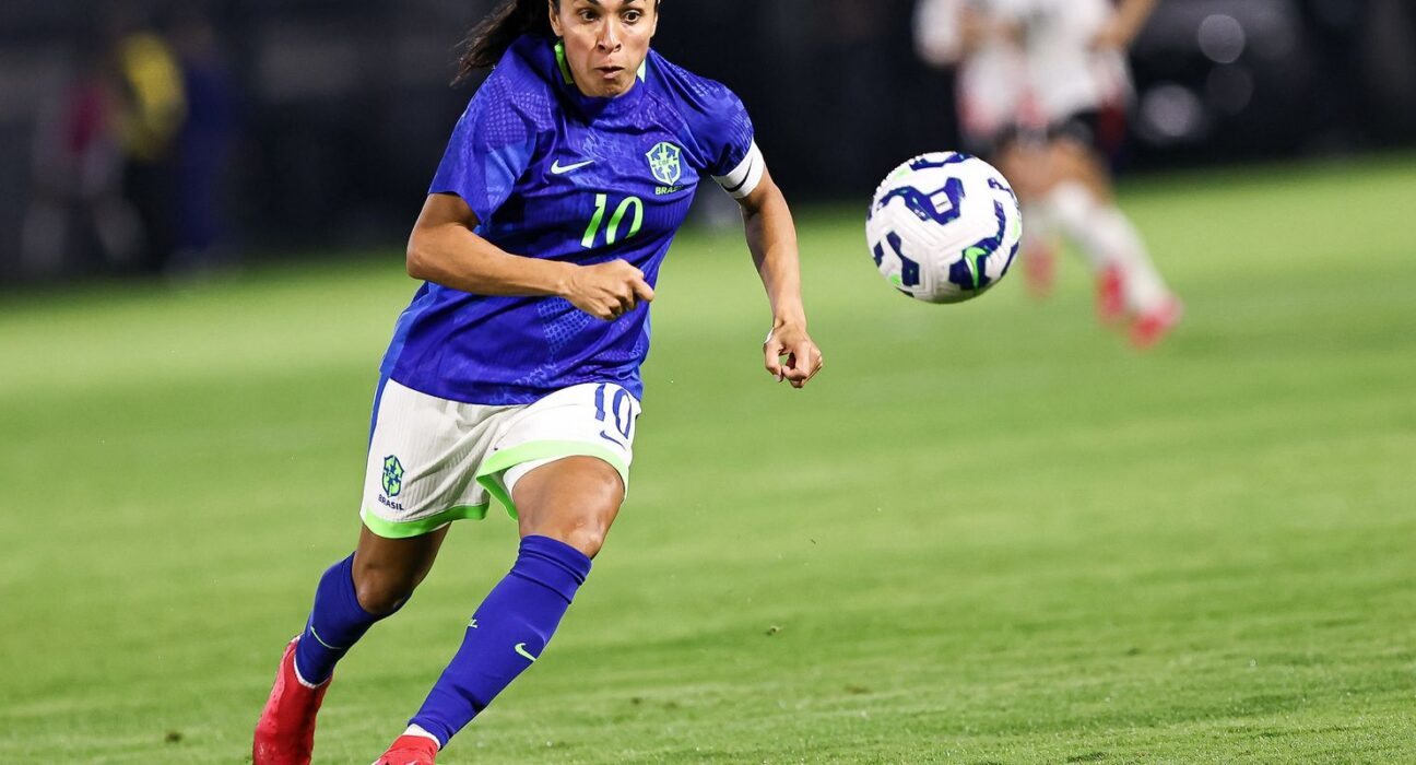 Marta volta à seleção feminina para 2 amistosos contra EUA no Brasil