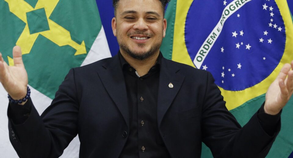Criado na Holanda, brasileiro defende cuidados no processo de adoção