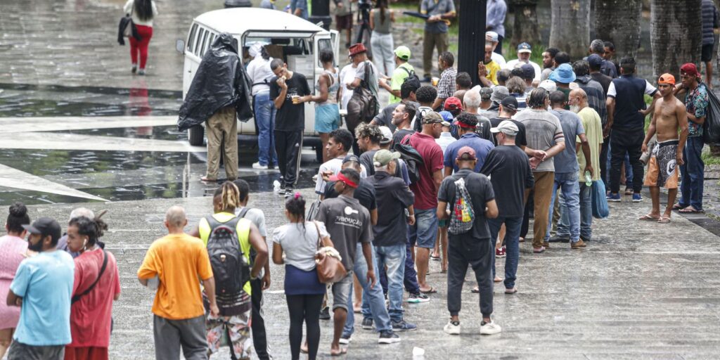 População em situação de rua passa de 388 mil em maio; SP lidera